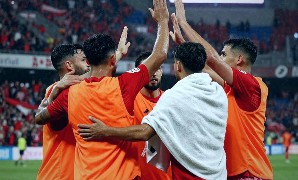 Jonas Urbig: Lời khen sau bốn bàn thua và khoảng trống dữ liệu ở Bayern Jonas Urbig: Lời khen sau bốn bàn thua và khoảng trống dữ liệu ở Bayern