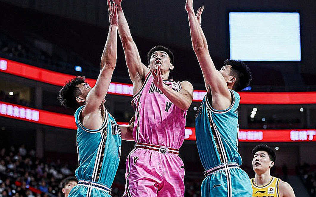Red Star Belgrade and the Mid-Season Giant Hunt: When the Frontcourt Thins Out Red Star Belgrade and the Mid-Season Giant Hunt: When the Frontcourt Thins Out