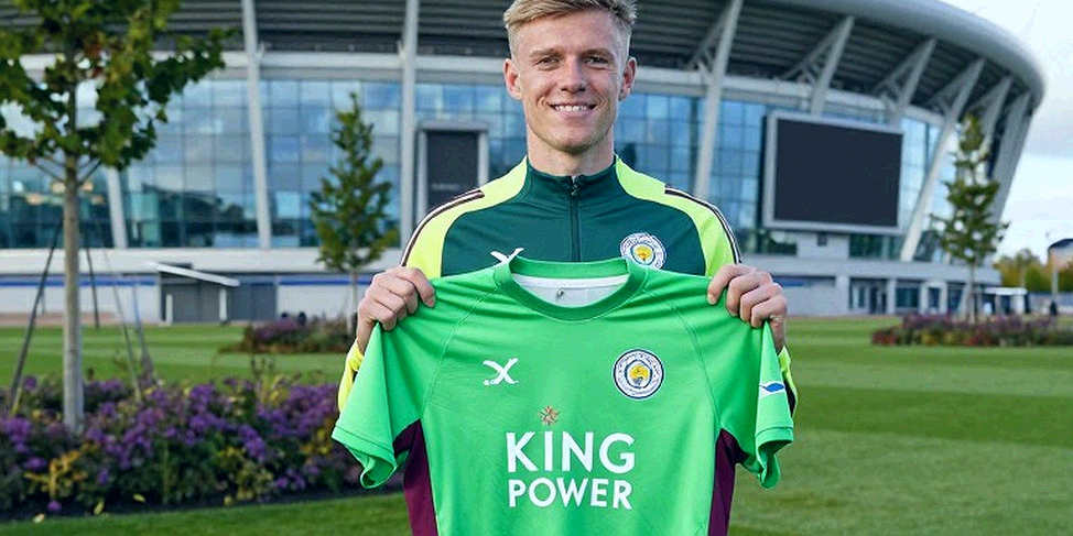 Raphinha bị gạt khỏi Ballon d'Or, đáp trả bằng cú đúp danh hiệu trong cùng một tuần Raphinha bị gạt khỏi Ballon d'Or, đáp trả bằng cú đúp danh hiệu trong cùng một tuần