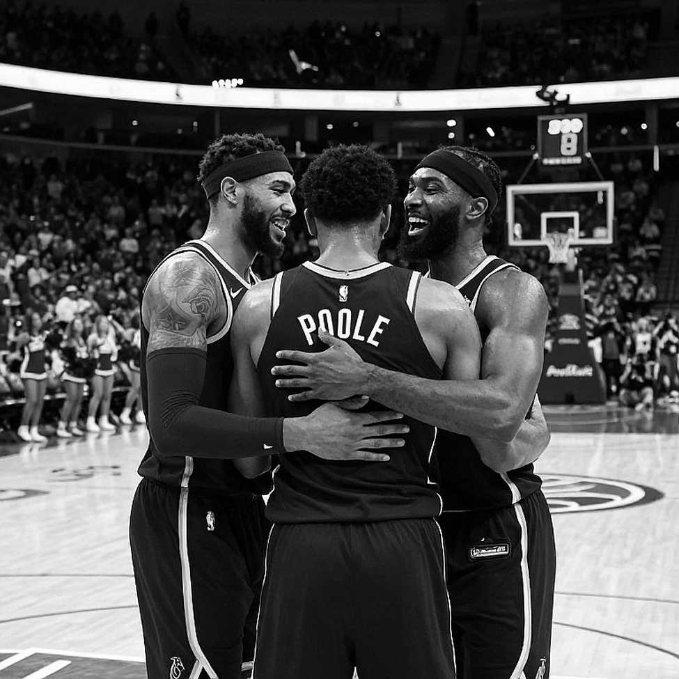 Charlotte 115-110 Miami: Giannis rời sân vì 6 lỗi, Spoelstra 0-3 lần đầu sau 19 năm và vết nứt dữ liệu