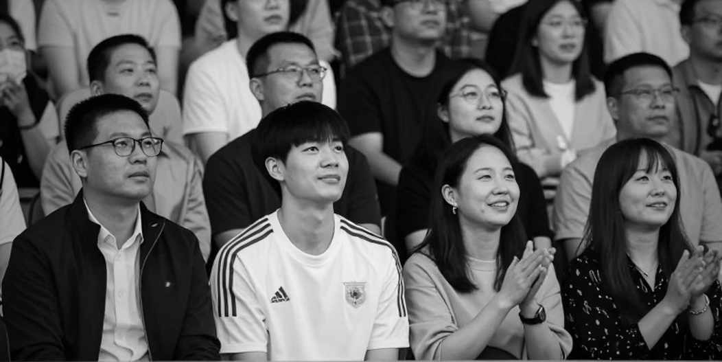 Khi bảng tính trống rỗng: Vì sao dữ liệu chấn thương điền kinh thường im lặng trước khi lên tiếng