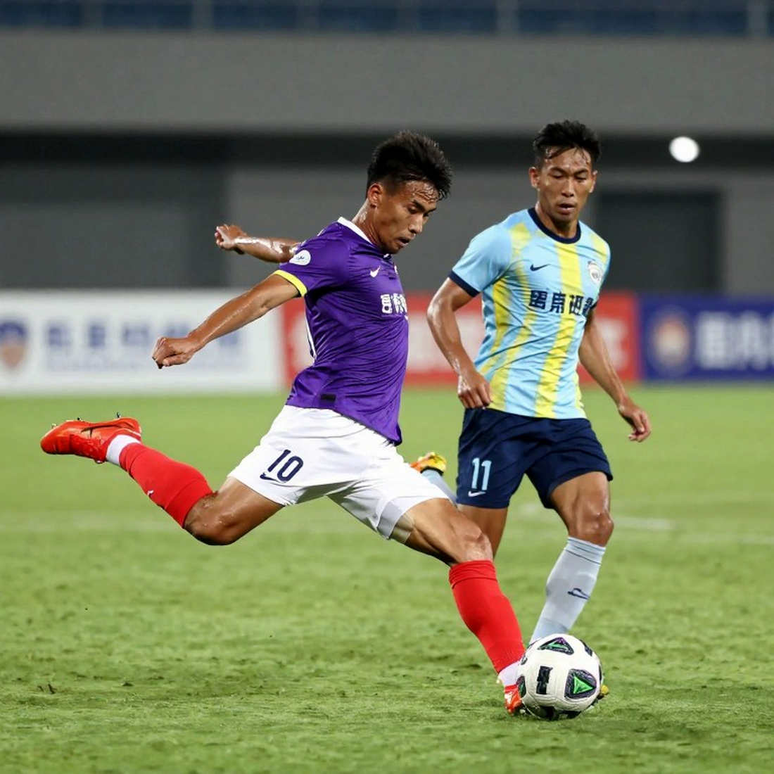 Chuyển nhượng V.League: Bản hợp đồng, lời hứa và những người ngồi sau bàn đàm phán