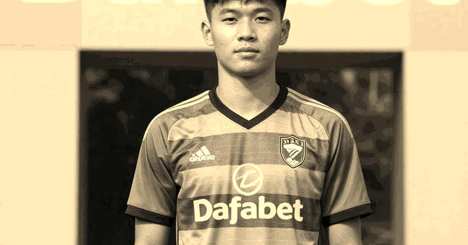 Armando González tại Olympiacos: Ghế dự bị, phút 75 và khoảng trống dữ liệu