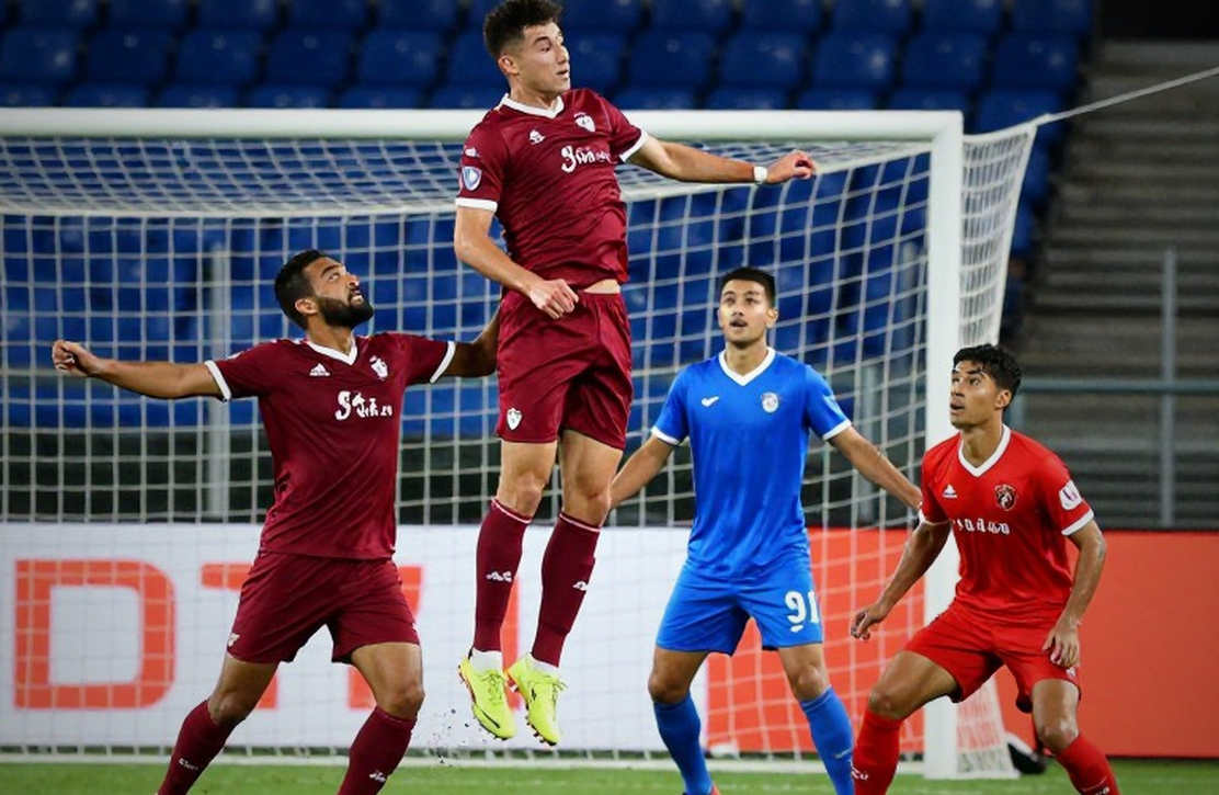Cucurella và hai phiên bản của một hậu vệ trái: đội tuyển Tây Ban Nha khác Real Madrid