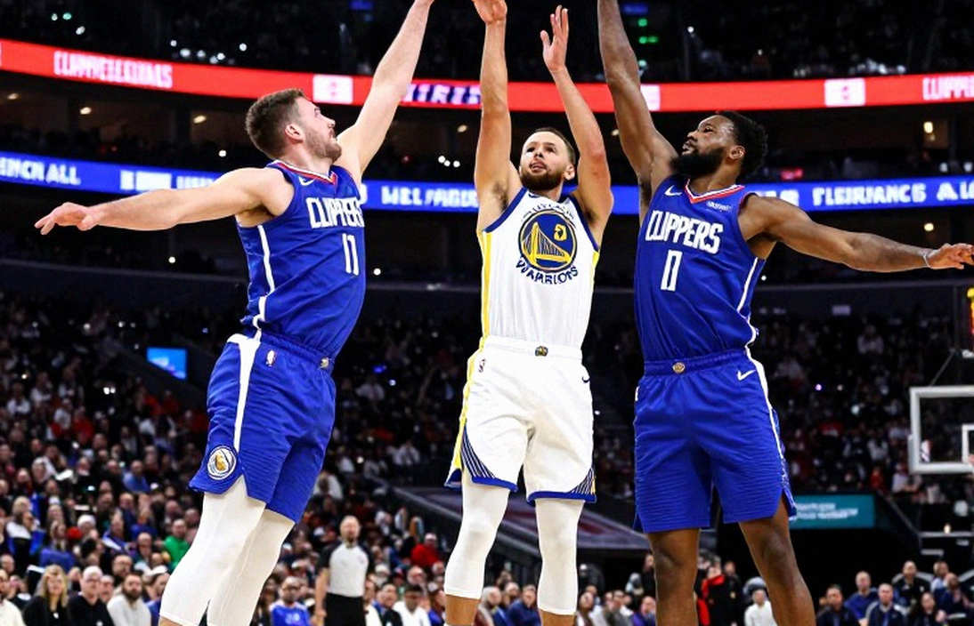 De Larrea, hàng tiền sân Dallas và một bản tin không có số liệu trước trận mở màn tại Houston