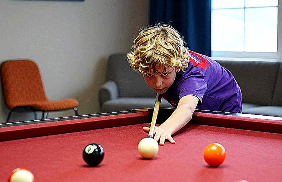 WPBSA đào tạo 45 trọng tài trong khóa lớn nhất lịch sử: bên trong cỗ máy sản xuất người cầm còi