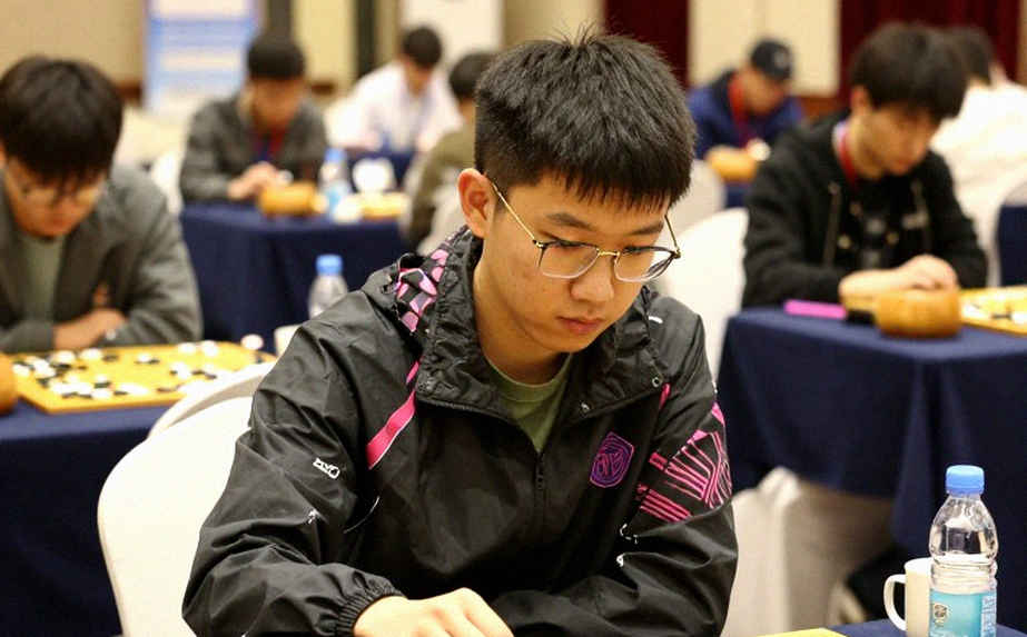 Svitlana's Smart Moves: Đòn Tấn Công Sắc Bén 5.e5 – Nhưng Đừng Gọi Nhầm Tên Nó Là Taimanov Sicilian Svitlana's Smart Moves: Đòn Tấn Công Sắc Bén 5.e5 – Nhưng Đừng Gọi Nhầm Tên Nó Là Taimanov Sicilian