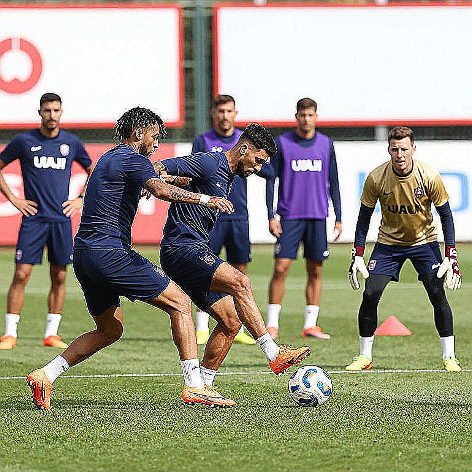 The Defensive Rhythm of V.League: When the Old Wall Becomes a Community Stage The Defensive Rhythm of V.League: When the Old Wall Becomes a Community Stage