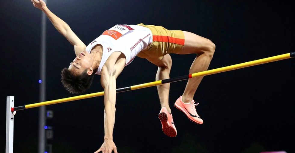 Keely Hodgkinson, bộ đồ bó sát tốc độ và bài toán khí động học đặt sai cự ly 800m Keely Hodgkinson, bộ đồ bó sát tốc độ và bài toán khí động học đặt sai cự ly 800m