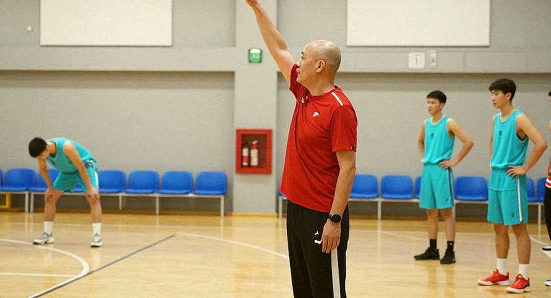 Dirk Bauermann trở lại Apollon Patras: 88-38, trật tự tầng lớp và bản đồ xếp tầng của Cúp Hy Lạp